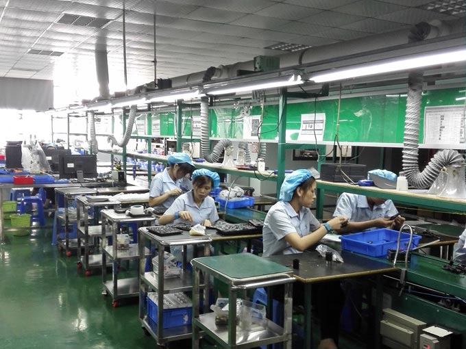 手電筒工廠流水線裝配車(chē)間